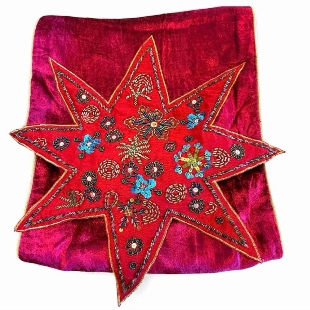 Pier 1 Christmas Holiday Table Runner Viscose Velvet Jeweled Star Red Beaded